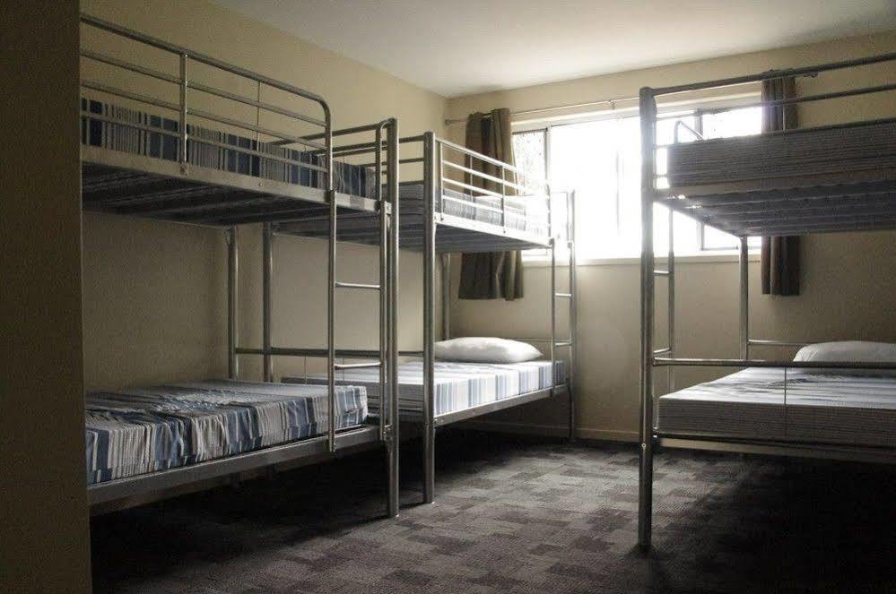 Somewhere To Backpackers Hostel Brisbane
